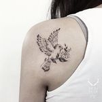 Bird tattoo by Goyo. #Goyo #subtle #fineline #southkorean #reindeerink #blackandgrey #floral #bird