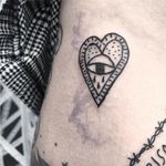Heart tattoo by Francisca Silva #ignorantart #ignorantblackwork #ignorantstyle #ignorant #heart #eye #contemporary #minimalart #minimalism #blackwork #blckwrk #FranciscaSilva