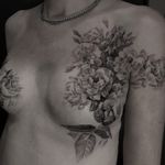 Mastectomy tattoo by David Allen #DavidAllen #coveruptattoos #mastectomytattoo #scarcoverup #blackandgrey #realism #illustrative #painterly #flowers #branches #leaves #nature #floral #cherryblossom #tattoooftheday
