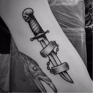 Knife tattoo by Matt Pettis #MattPettis #blackwork #blckwrk #btattooing #knife #skull #chain