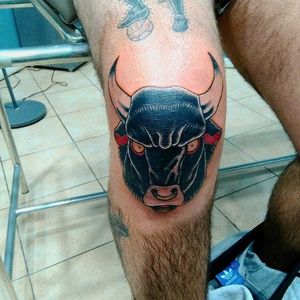 Mean face on this leg piece, tattoo by Matt Martoni #MattMartoni #bulltattoo