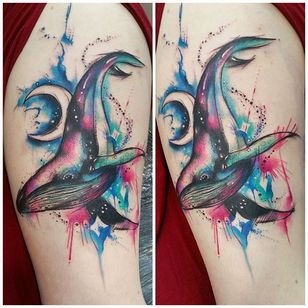 Tatuaje de acuarela de ballena por Josie Sexton