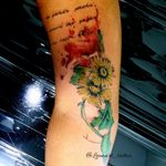 Girassol por Mariana Silva! #MarianaSilva #tatuadorasbrasileiras #girassol #flor #flower #sunflower