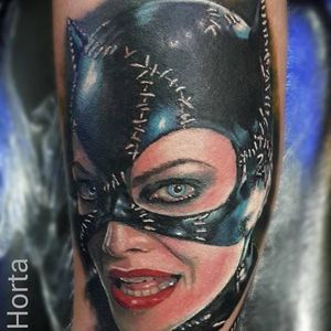 Ronald captured Michelle Pfieffer's Catwoman attitude perfectly Photo from Ronald Horta on Instagram #RonaldHorta #hyperealism #realistic #colombiantattooers #tatuadorescolombianos #portrait #catwoman #MichellePfieffer