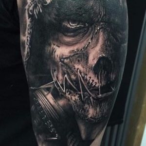 Cool macabre tattoo with insane detail. Tattoo by Florian Karg #blackandgrey #realism #hyperrealism #FlorianKarg #darkart #skulls #visciouscircletattoo #germantattooers #horror