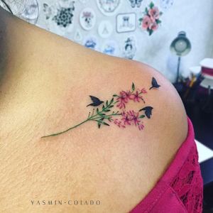 Por Yasmin Coiado #YasminCoiado #brasil #brazil #brazilianartist #TatuadorasDoBrasil #minimalist #minimalista #fineline #flor #flower #passaro #bird #ave #colorido #colorful #delicate #delicado