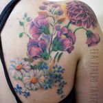 Tattoo cicatrizada. #ElaFialho #tatuadorasdobrasil #coloridas #colorful #flores #flowers