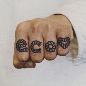 Eco knuckles rope tattoo by Woohyun Heo #WoohyunHeo #rope #traditional #knuckles #eco (Photo: Instagram)