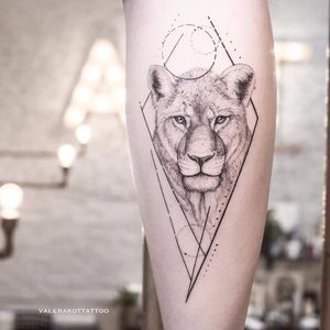 Lioness by Valerij Shatalov #ValerijShatalov #fineline #linework #dotwork #illustrative #lioness #lion #animal #cat #diamond #shapes #circle #nature #tattoooftheday