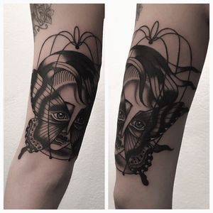 Awesome how the artist of this blackwork tattoo utilized butterfly wings! Black & Bold Masked Lady Tattoo by Maio #blackwork #mask #butterfly #maskedlady #Maio