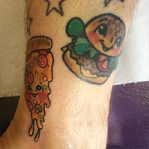 Pizza and burger tattoo by Hollie West. #traditional #cute #food #burger #pizza #HollieWest