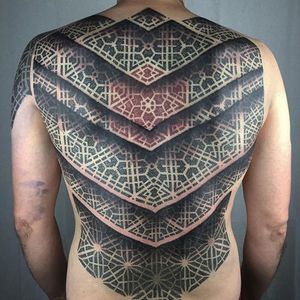 Tattoo by Nathan Mould #patterntattoo #patternwork #geometric #geometrictattoo #geometrictattoos #geometricartists #patternworkartist #dotwork #contemporarytattoos #NathanMould