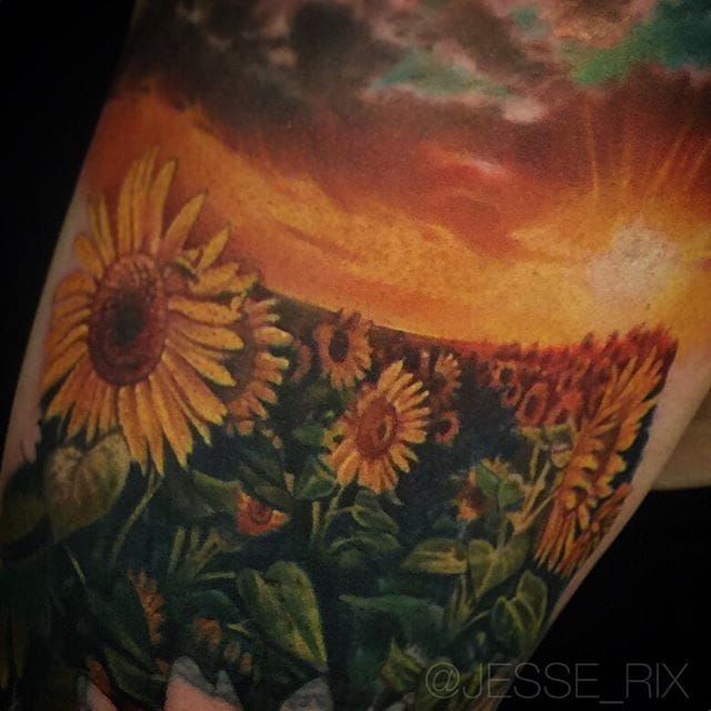 I have acquired a new tattoo This time on my left shoulder I got a  sunflower piece to represent going on HRT and my newfound femininity I  will be building this sleeve