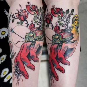 Tattoo uploaded by Luiza Siqueira • Bichinho #CodyEich #gringo #surrealism #surrealismo #graphic #grafico #geometric #geometrica #fullcolor #colorido #nature #natureza #besouro #beetle #bug #inseto #mao #hand #folha #leaf # flor #flower #degrade • Tattoodo Tattoo uploaded by Luiza Siqueira • Bichinho #CodyEich #gringo #surrealism #surrealismo #graphic #grafico #geometric #geometrica #fullcolor #colorido #nature #natureza #besouro #beetle #bug #inseto #mao #hand #folha #leaf # flor #flower #degrade • Tattoodo