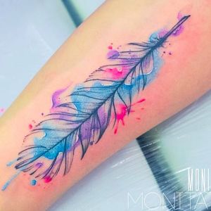 Bright feather tattoo by Monica Gomes #feather #freehand #freehandtattooartist #feather #inspiration #watercolor #watercolor #monicagomes #monitattoo