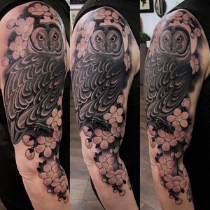 Owl among cherry blossoms tattoo by Vale Lovette #ValeLovette #color #neotraditional #japanese #mashup #oal #wings #feathers #cherryblossoms #flowers #floral #nature #bird
