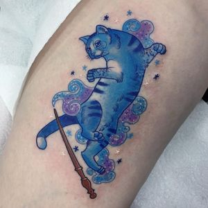 Patronus kitty tattoo by Ashley Luka #AshleyLuka #movietattoos #color #newtraditional #HarryPotter #magic #spell #witch #wizard #wand #cat #patronus #glitter #stars #positivity #kitty #animal #tattoooftheday