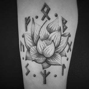 Flower tattoo by Habba Nero #habbanero #runes #magic #stickandpoke #handpoked #fower