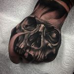 Skull Halloween Tattoo by Bobby Loveridge @Bobbalicious_tattoo #Skull #Handtattoo #Halloween #Halloweentattoo