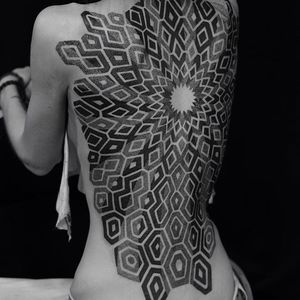 Back tattoo by Evgeny Agnisvet #patternwork #patternworktattoo #backpiece #backpiecetattoos #backtattoo #blackwork #blackworktattoo #dotwork #geometric #goemtricdotwork #EvgenyAgnisvet