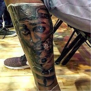 Tupac portrait on Kevin Durant's leg. #KevinDurant #Tupac #tupacshakur #portrait