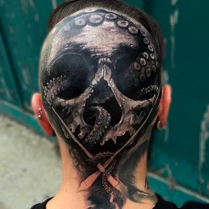 Brutal scalp tattoo by #JakConnolly #tattoo #art #jakconnollyart #skull