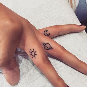 Small sun, saturn and moon tattoos by Romeo Lacoste via Instagram @romeolacoste #moon #sun #saturn #planet #fingertattoos #minimalism #minimalistic #linework #RomeoLacoste