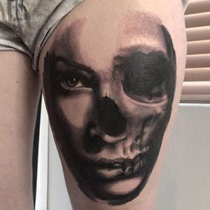 Face and skull blend by Jonas Bødker. #blackandgrey #realism #JonasBødker #face #skull #woman