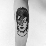 Solid looking portrait of David Bowie by Macarena Sepulveda. #MacarenaSepulveda #BOWIE #davidbowie #blackwork