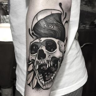 Tatuaje de calavera por Luca Degenerate