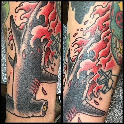 Hammerhead shark followed by a wave of blood. Tattoo by @smile_you_sonuvabitch. #shark #hamerheadshark #traditional #smile_you_sonuvabitch #blood