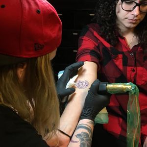 A customer getting tattooed by Heather Hellion (photo by Alex Wikoff) #illustrative #color #valentinesday #meganmassacre #gritnglory #flash