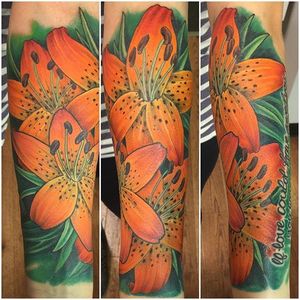 Vibrant tiger lilies by Mike Thompson Hill. #flower #tigerlily #neotraditional #styledrealism #MikeThompsonHill