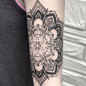 Geometric Mandala by Zach Donn #ZachDonn #blackandgrey #linework #dotwork #mandala #sacredgeometry #geometric #pattern #shapes #floral #tattoooftheday