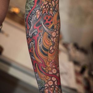 A closeup of Johan Svahn's (IG—johansvahntattooing) baku sleeve. #baku #colorful #detailed #Irezumi #JohanSvahn #traditional