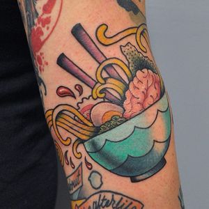 Brain ramen tattoo by Kadee Spangler #KadeeSpangler #ramentattoos #color #newtraditional #neotraditional #brain #noodles #egg #narutomaki #bowl #soup #chopsticks #blood #nori #foodtattoo