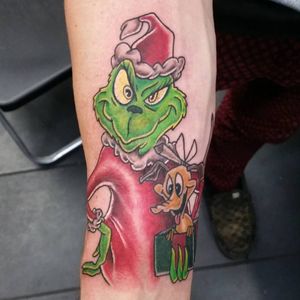 The Grinch and Max. (via IG - taylormarieart) #TheGrinch #TheGrinchTattoo #DrSeuss #Christmas