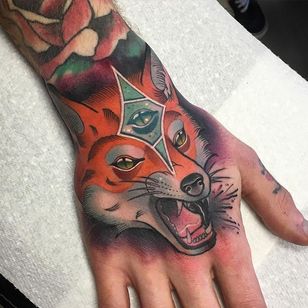 Tatuaje de zorro por Adam Knowles # zorro # tatuaje de zorro