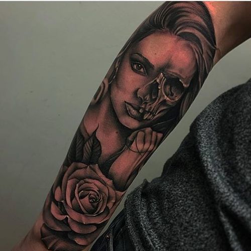 Skull lady and rose tattoo by Bobby Loveridge @bobbalicious_tattoo #black #blackandgray #churchyardtattoostudio #uk #skull #lady #rose