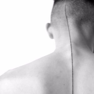 Man with a spine line tattoo, photo by Ivania Carpio. #spineline #line #seamline #spine #minimalist