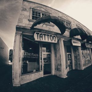 Ocho Placas Tattoo Company, Calle Ocho - Miami, FL. (IG- ochoplacastattoo)  #OchoPlacas #JavierBetancourt #TattooShop #Miami