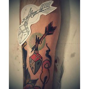 Broken Arrow Tattoo by @pegout88 #ArrowTattoo #BrokenArrowTattoo #BrokenArrow #Arrow