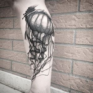 Sketch style jellyfish tattoo by Matteo Gallo. #sketch #gritty #jellyfish #marine #blackwork #blckwrk