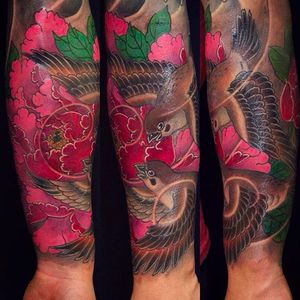Beautiful peony with sparrow tattoos done by Jun Teppei. #junteppei #peony #sparrow #japanesetattoo #sleeve #forearmtattoo