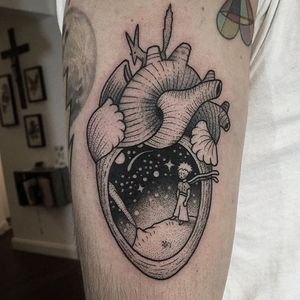 Star Heart Tattoo by Susanne König #heart #anatomicalheart #dotwork #illustrative #SusanneKonig