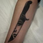 Rad knife tattoo by Pari Corbitt #PariCorbitt #knife #black #monochrome #reflection #shadow
