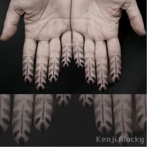 Dotwork finger tattoos by Kenji Alucky, photo from Kenji's Instagram @black_ink_power #geometric #blackwork #tribal #patternwork #dotwork