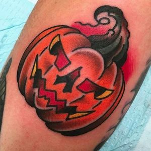 Halloween Tattoo by @flxrmn_lkt #Jackolantern #Halloweentattoo #Halloween