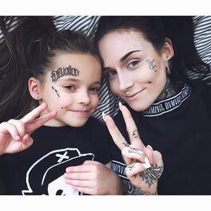 Monami Frost and daughter (via IG-monamifrost) #monamifrost #model #alternativemodel #tattooedmom #tattooedmodel #blogger #vlogger #temporarytattoo