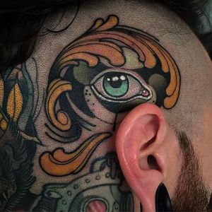 Awesome eye tattoo on scalp. Amazing work by Didac Gonzalez. #DidacGonzalez #neotraditional #behindtheear #eye #neotraditionaleye